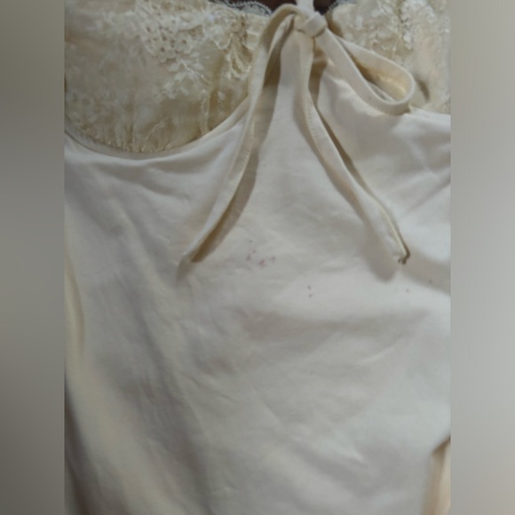 Yellow underwire lace mini dress bow front lace cups, thigh slit and rutched - Picture 5 of 5